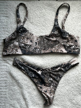 Load image into Gallery viewer, Black &amp; Brown Paisley
