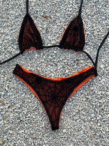 Spooky Kinis