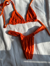 Load image into Gallery viewer, Orange Daisies 2
